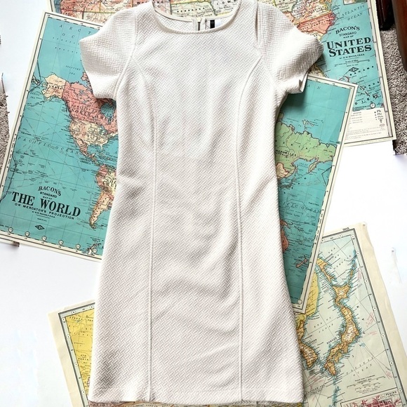 Kensie Ivory Sheath Dress XS Basketweave Shoulder Cut Out - Picture 2 of 7